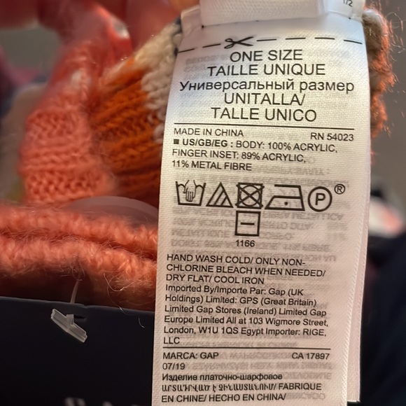 New with tags! GAP Smartphone Gloves 🧤 🧤 - Picture 6 of 6